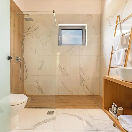 Alberi - Izla Homes Villa Skala (Kefalonia)